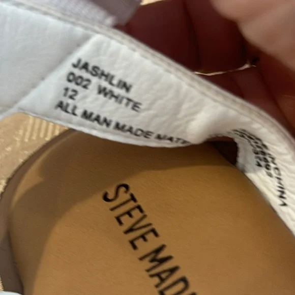 Steve Madden Kids Jashlin Daisy Embellished Sandal - Picture 11 of 11